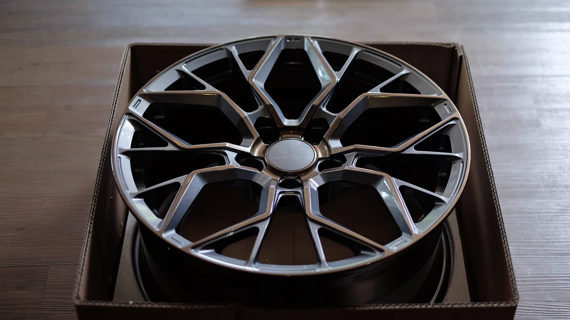 18 inch Custom Forged Wheel in satin gunmetal and bronze face finish